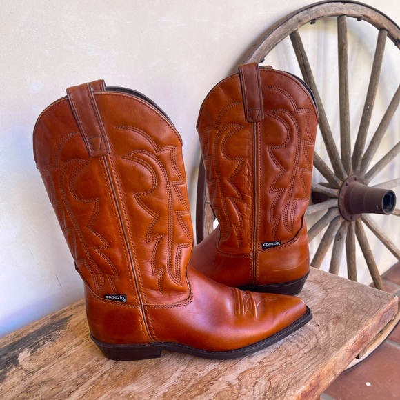 CAPEZIO Cute 80’s Brown Leather Cowboy Boots Embroidered Stitching. 8 1/2 USA!!! - Picture 2 of 14